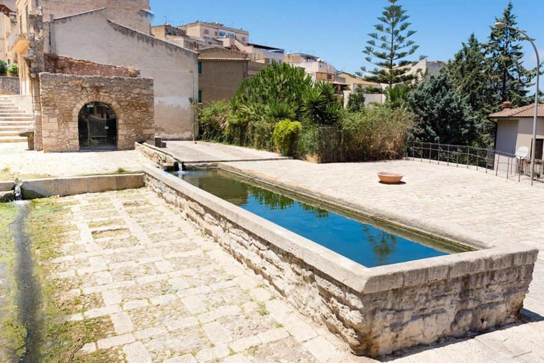Il Girasole Del Centro Storico Villa Alcamo Exterior photo